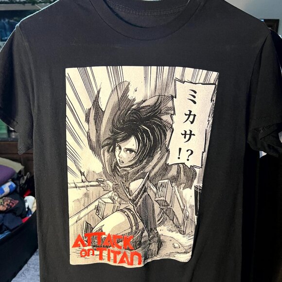 Attack on Titan Mikasa Black 100% Cotton Graphic Print Tee T-Shirt SZ Small - Picture 1 of 3